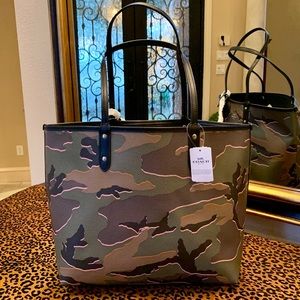 COACH Reversible City Tote Green Camo w/Pink NWT